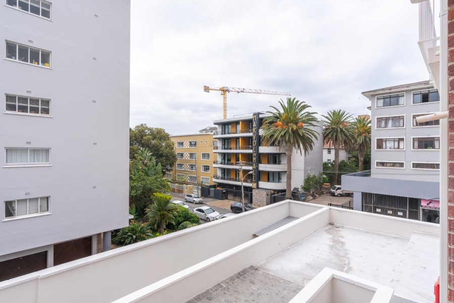 2 Bedroom Property for Sale in Sea Point Western Cape